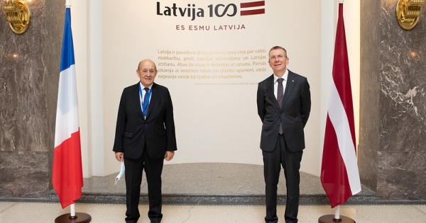 Ārlietu ministrs Edgars Rinkevičs paraksta Latvijas un Francijas stratēģiskās partnerības prioritātes, kā arī rīcības plānu sadarbībai izglītības un zinātnes jomā.