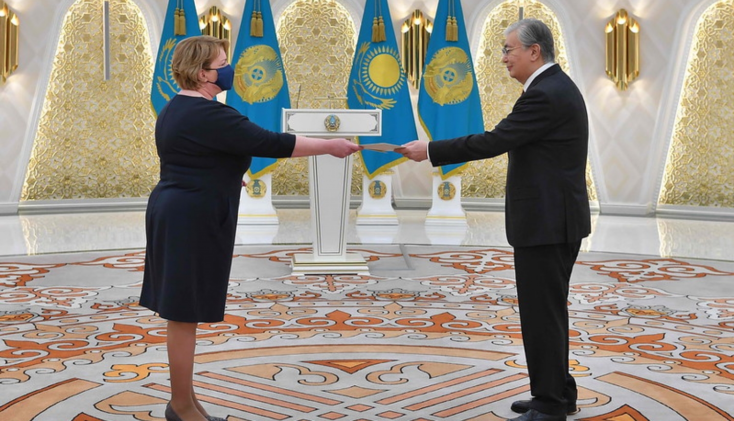 Latvijas vēstniece Irina Mangule iesniedz akreditācijas vēstuli Kazahstānas Republikas prezidentam