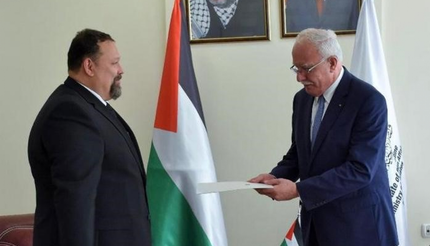 Latvijas īpašais pārstāvis Palestīnā iesniedz ārlietu ministra nozīmējuma vēstuli Palestīnas ārlietu ministram