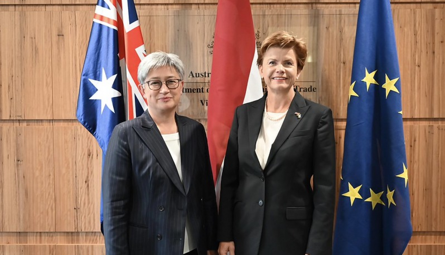 Penny Wong un Baiba Braže